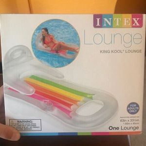 Intex pool float